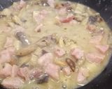 A picture of step 3 of Cavatelli con guanciale e funghi.