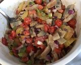 Une image de l'étape 13 de Salade de pommes de terre aux harengs, légumes et câpres.
