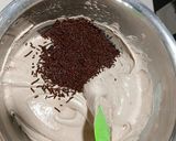 Foto langkah ke 2 dari resep Bolu kukus coklat mises.