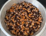 Foto langkah ke 1 dari resep Tumis Kerang Ala Warteg.