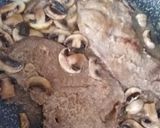 Foto del passaggio 3 della ricetta Scaloppine ai funghi