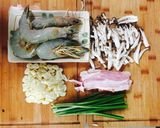 รูปขั้นตอนการทำที่ 1 ของ ข้าวต้มกุ้งเต้าหู้เห็ดและกู๋ช่าย