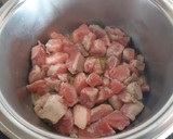Foto del paso 1 de la receta: Carne con tomate