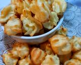 Foto langkah ke 5 dari resep Soes Kering Keju.