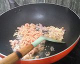 Foto langkah ke 5 dari resep Isian Ayam Jamur untuk Bacang.