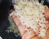 A picture of step 1 of Chilli chinese Maggi.