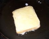 A picture of step 3 of Egg Potato Sandwich.
