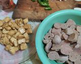 Foto langkah ke 1 dari resep Tumis bakso Dan tahu pedas.