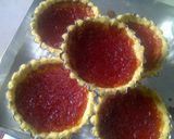 Foto langkah ke 6 dari resep Pie strawberry cinta .
