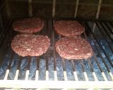 A picture of step 7 of Grilled Paty-Chori Burgers.
