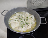 Foto del paso 3 de la receta: Bacalao en salsa marinera