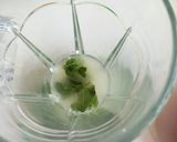 A picture of step 5 of 4 simple iftar drinks/mojito's.
