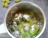 ग्रीन ग्रेप मिंट कूलर (Green Grape Mint Cooler Recipe In Marathi) रेसिपी स्टेप 3 फोटो 
