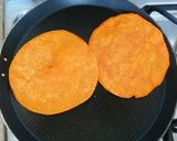 Foto del paso 4 de la receta: Tortillas con achiote🧡🌮