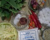 Foto langkah ke 1 dari resep 🍉 Oblok-Oblok Daun Singkong & Kulit Semangka 🍉.