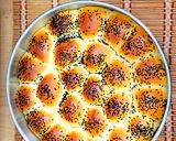 صورة لخطوة 2 من وصفة 🥖🥐🫓🍞 خلية النحل الهشة بالجبن