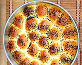 صورة لخطوة 2 من وصفة 🥖🥐🫓🍞 خلية النحل الهشة بالجبن