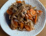 รูปขั้นตอนการทำที่ 9 ของ หมูสไลด์ผัดซอสเทอริยากิ