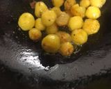 A picture of step 2 of Achaari Aloo.