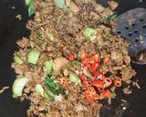 Foto langkah ke 5 dari resep Nasi Goreng Simple.
