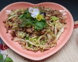 Hình bước làm 2 của món Bắp cải xào thịt