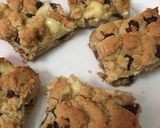 A picture of step 6 of Chocolate chip cookie cheesecake bars.