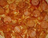 Foto langkah ke 5 dari resep Pizza Sosis Keju.