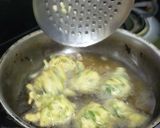 લીલી ડુંગળી અને મેથીના ભજીયા(Lili dungli-methi bhajiya recipe in Gujarati) રેસીપી સ્ટેપ2ફોટો