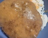 A picture of step 6 of Classic Hawaiian Loco Moco with Rich Brown Gravy.