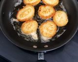 A picture of step 4 of Honey and cinnamon fritters. (Τηγανίτες).