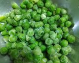 A picture of step 3 of Hariyali Pav bhaji.