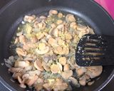 Foto del paso 5 de la receta: Lomo con nata y champiñones