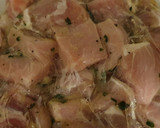 Foto del paso 2 de la receta: "Raxo a Galega" con pimientos de Padrón y patatas fritas