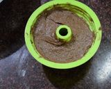 A picture of step 6 of Chocolate Flowing Cake.