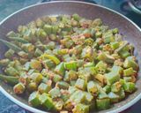 A picture of step 3 of Basen bhindi fry.