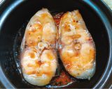 A picture of step 3 of Vietnamese Braised Basa Fish (Cá ba sa kho tộ).