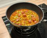 Foto del paso 6 de la receta: Wok de magro de cerdo entomatado con garbanzos y judías verdes