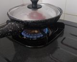 Foto langkah ke 5 dari resep Pizza Teflon "Rumahan".