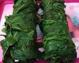 Foto langkah ke 3 dari resep Daun singkong gulung.