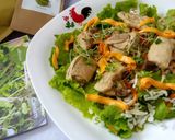 Foto langkah ke 4 dari resep Steamed Chicken with Microgreen Salad.