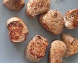 Foto del paso 3 de la receta: Solomillo de cerdo al cúrcuma con reducción de Pedro Ximénez