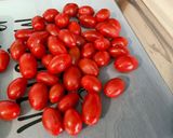 Une image de l'étape 2 de Salade de pâtes aux tomates cerises, poivrons rouges grillés et persil.