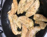 Foto del paso 1 de la receta: Solomillo de pollo con salsa al curry, espárragos trigueros y huevo cocido