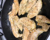 Foto del paso 1 de la receta: Solomillo de pollo con salsa al curry, espárragos trigueros y huevo cocido