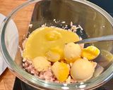 Une image de l'étape 3 de Salade de mesclun avec œufs farcis au thon.