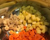 Savanyú krumplileves tojással recept fázis 1 fotója
