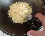 Foto langkah ke 1 dari resep Mie cetak donat mini Mozzarella.