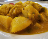 Foto del paso 5 de la receta: Guiso de patatas y merluza en amarillo