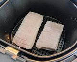 รูปขั้นตอนการทำที่ 7 ของ หมูกรอบ หม้อทอดไร้น้ำมัน