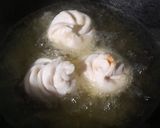 A picture of step 11 of Fried Schezwan Chicken Momos.